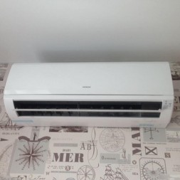 Кондиционер Hitachi RAK-18PEC/RAC-18WEC Eco Comfort 